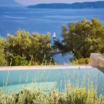 Anatoli Villa