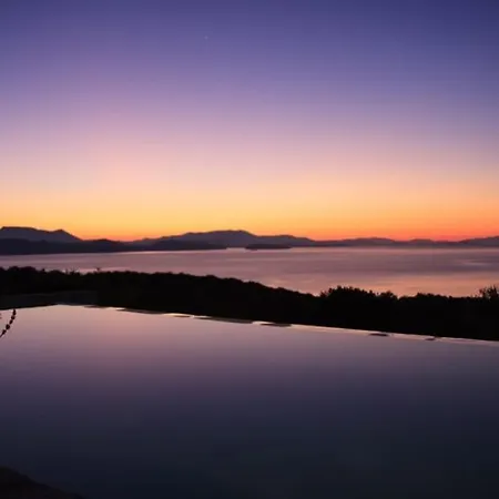 Anatoli - Luxury Seafront With Private Infinity Pool ヴィラ シヴォタ