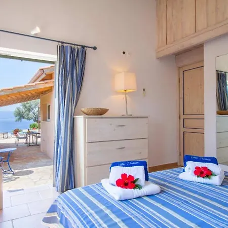 Anatoli - Luxury Seafront With Private Infinity Pool * シヴォタ
